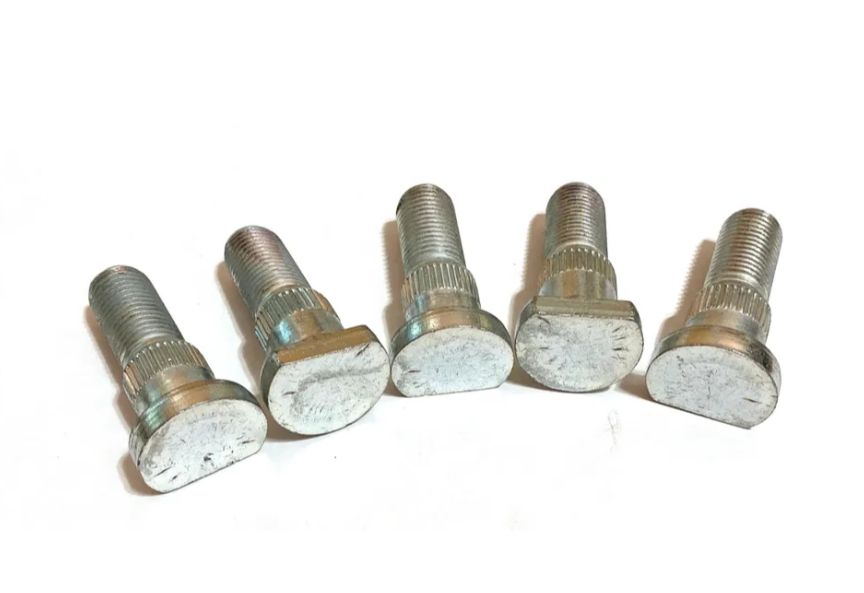 Шпилька колеса Нива