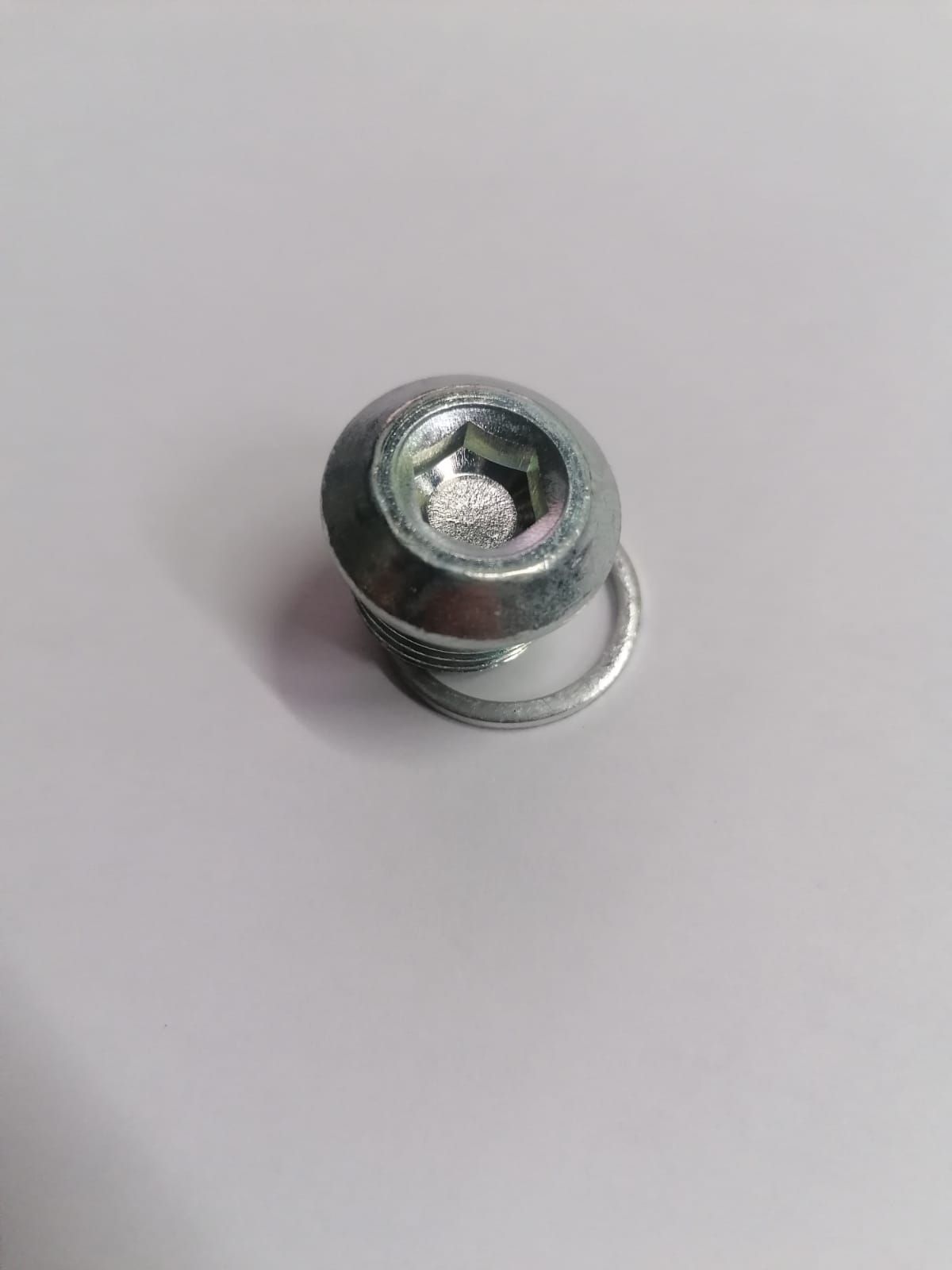 Болт маслосливной Lada Vesta ВАЗ 2170 21120-1011061-00