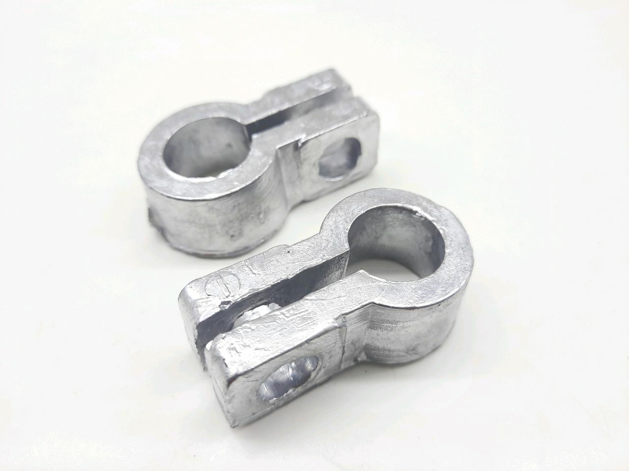 Клемма АКБ свинец конус-болт 52232